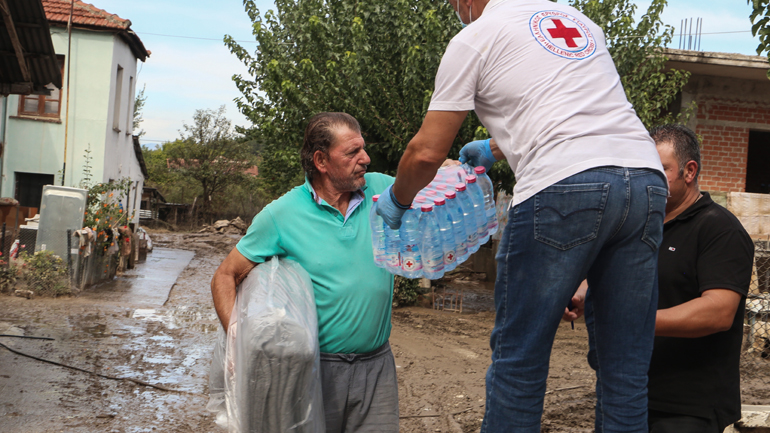 Είδη πρώτης ανάγκης για τους πληγέντες της Καρδίτσας από δήμους της Αττικής – Το πρόγραμμα