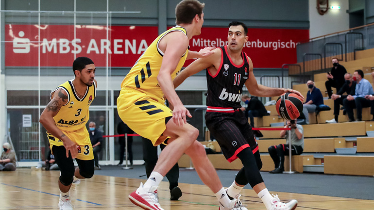 Φιλική νίκη για τον Ολυμπιακό, 78-71 την Άλμπα