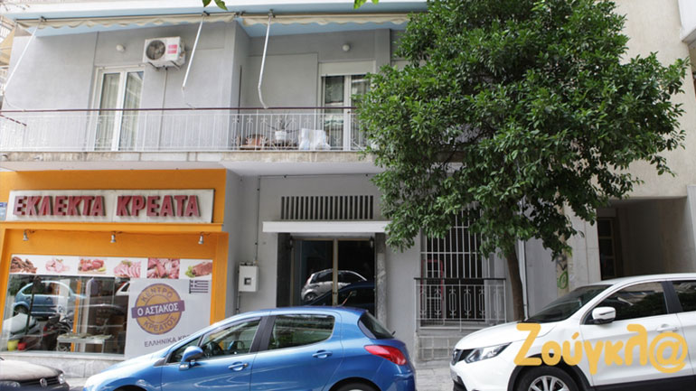 Επιχείρηση της Αντιτρομοκρατικής με τρεις συλλήψεις – Εικόνες από τη γιάφκα στο Κουκάκι