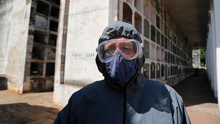 Πάνω από 31,88 εκατ. κρούσματα κορωνοϊού σε όλο τον κόσμο