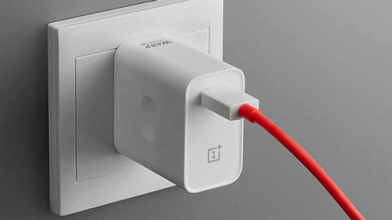 OnePlus: Διπλάσια ταχύτητα γρήγορης φόρτισης με το Warp Charge 65
