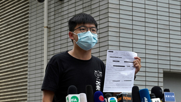 Το Λονδίνο ανησυχεί βαθύτατα για τη σύλληψη του ακτιβιστή Τζόσουα Γουόνγκ