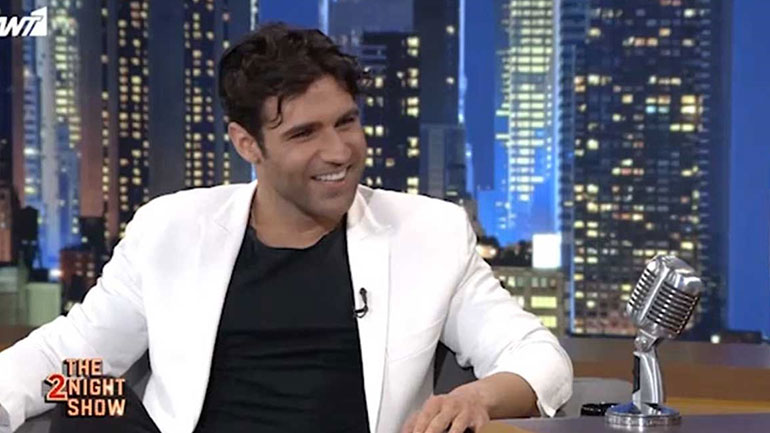 Ο Πέτρος Ιακωβίδης αποκαλύπτει την ιστορία πίσω από το «Παραδόθηκα σε σένα» της Θεοδωρίδου