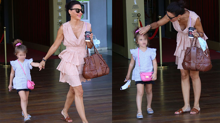 Η stylish εμφάνιση της Σίσσυ Φειδά με την κόρη της, Διώνη