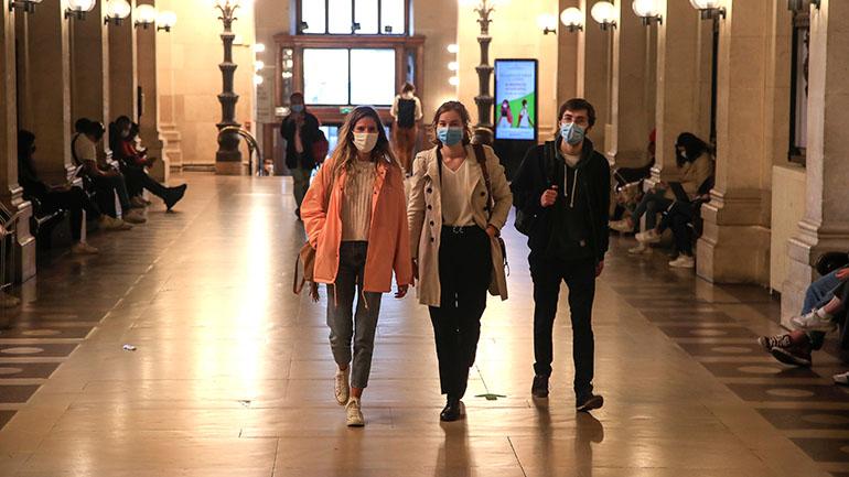 Τσεχία: 2.913 νέα κρούσματα κορωνοϊού μέσα σε ένα 24ωρο