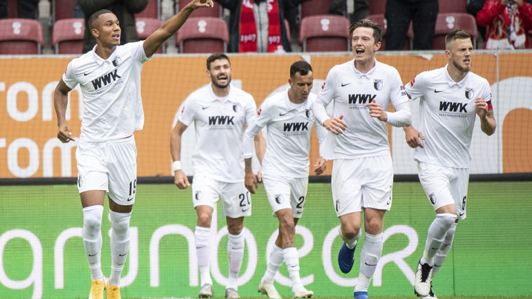 Η Άουγκσμπουργκ νίκησε 2-0 τη Ντόρτμουντ, ντεμπούτο με ήττα για Λημνιό