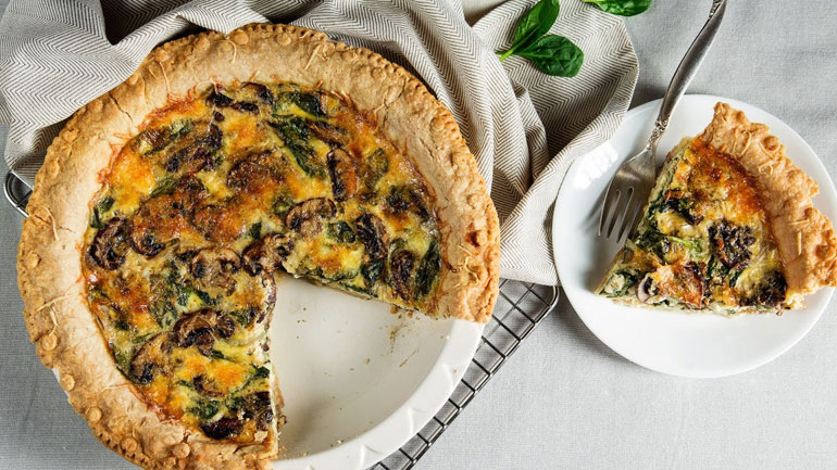 Απολαυστική τάρτα με σπανάκι και μανιτάρια