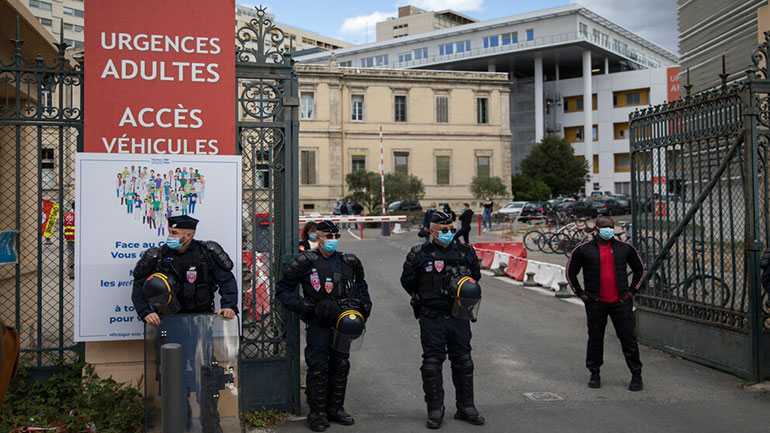 Γαλλία: «Είμαστε σε πόλεμο εναντίον της ισλαμικής τρομοκρατίας»