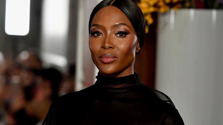 Η Naomi Campbell έστειλε ένα μήνυμα ισότητας μέσα από μια φωτογραφία του παρελθόντος