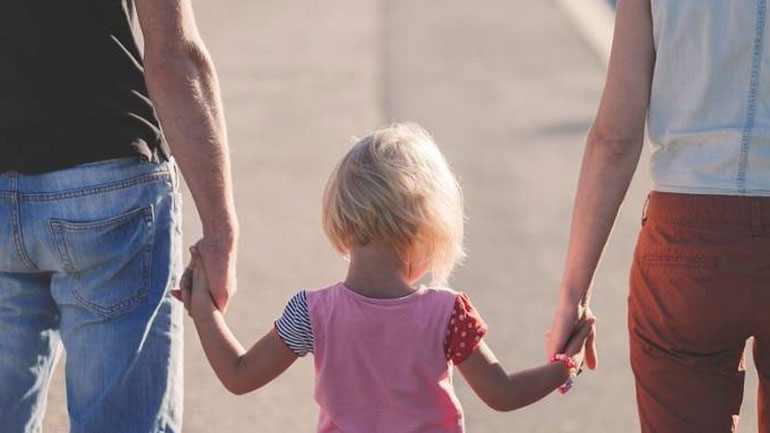 Αποκλειστική επιμέλεια, το «αθέατο» πρόβλημα των παιδιών χωρισμένων γονιών