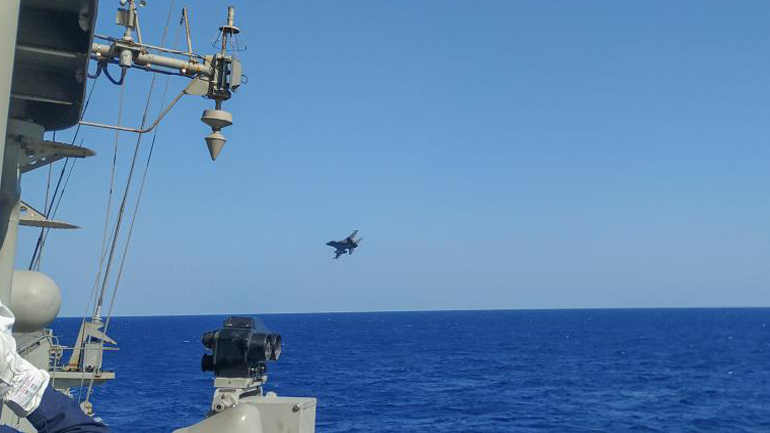 Εντυπωσιακά πλάνα από τη συνεκπαίδευση των Ενόπλων Δυνάμεων με προσωπικό των Ηνωμένων Αραβικών Εμιράτων