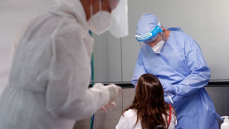 Συναγερμός στην Ευρώπη λόγω Covid-19: Οι χώρες ενισχύουν τα μέτρα προστασίας καθώς αυξάνονται τα κρούσματα