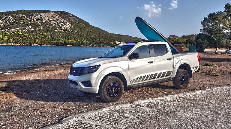 Τελικά το καλοκαίρι έφυγε ή μήπως βρισκόμαστε στις... 59 Αυγούστου; (στη φωτογραφία το Nissan Navara N-Guard)