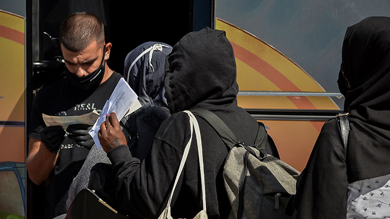 Περίπου 150 μετανάστες ταξιδεύουν από τη Μόρια προς τη Γερμανία