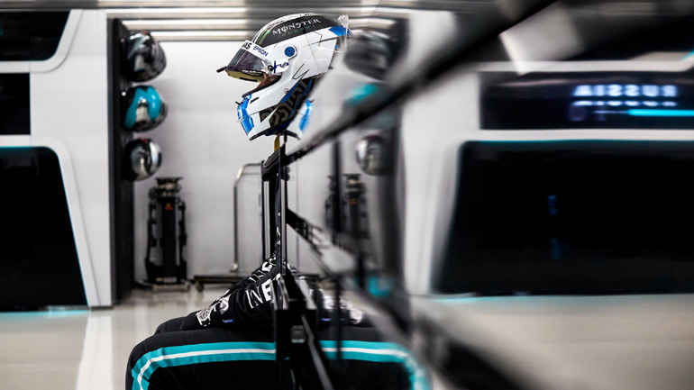 Η γυμνή φωτογραφία της Mercedes F1