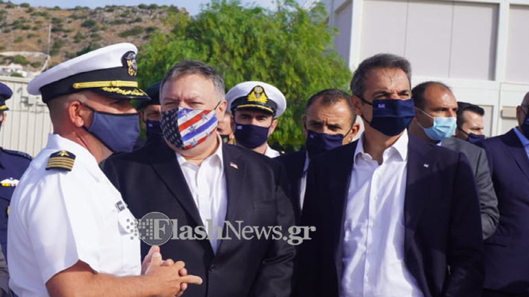 Πομπέο και Μητσοτάκης επιβιβάστηκαν σε ταχύπλοο και επισκέφθηκαν τη φρεγάτα “Σαλαμίς”