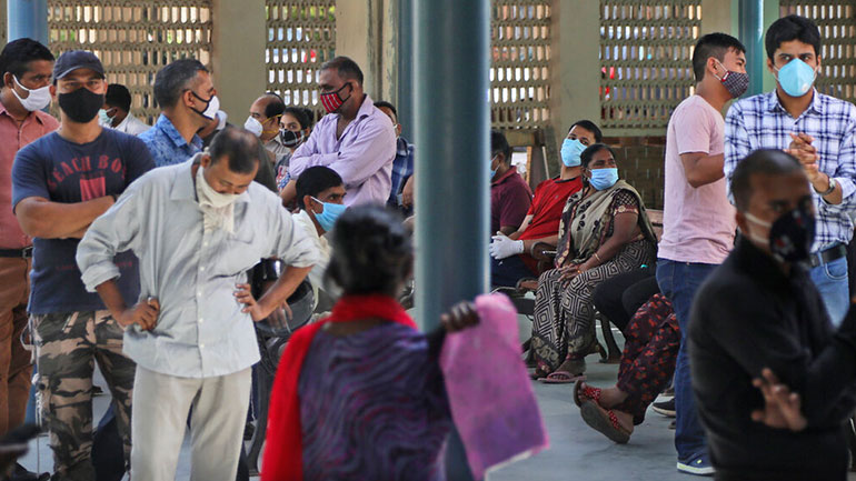 Ινδία: Σε δεκάδες χιλιάδες ανέρχονται τα κρούσματα το τελευταίο 24ωρο
