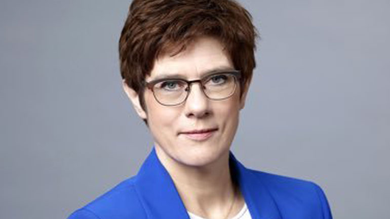 Η Άνεγκρετ Κραμπ-Καρενμπάουερ πιθανή επόμενη γενική γραμματέας του ΝΑΤΟ;