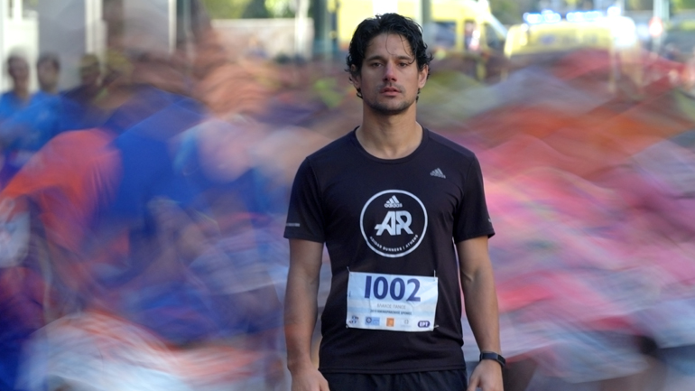 Εφτά Λεπτά Ψυχής: «Μου αρέσει να αφηγούμαι ιστορίες», δηλώνει ο Πάνος Βλάχος