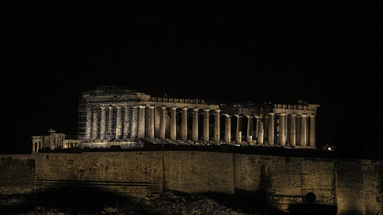 Έλαμψε ο Ιερός Βράχος