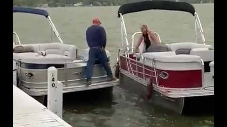 Πρόταση γάμου σε σκάφος -fail