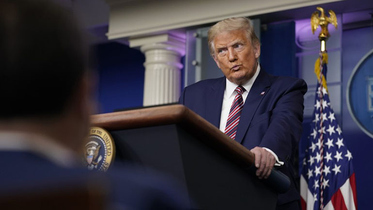 Οι φορολογικές δηλώσεις του Τραμπ δείχνουν γιατί προσπαθεί να παραμείνει πάση θυσία στην εξουσία