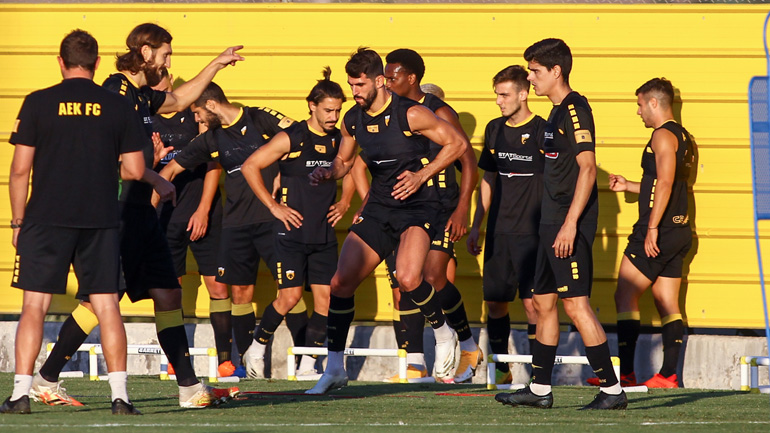Η αποστολή της ΑΕΚ για τον αγώνα με τη Βόλφσμπουργκ