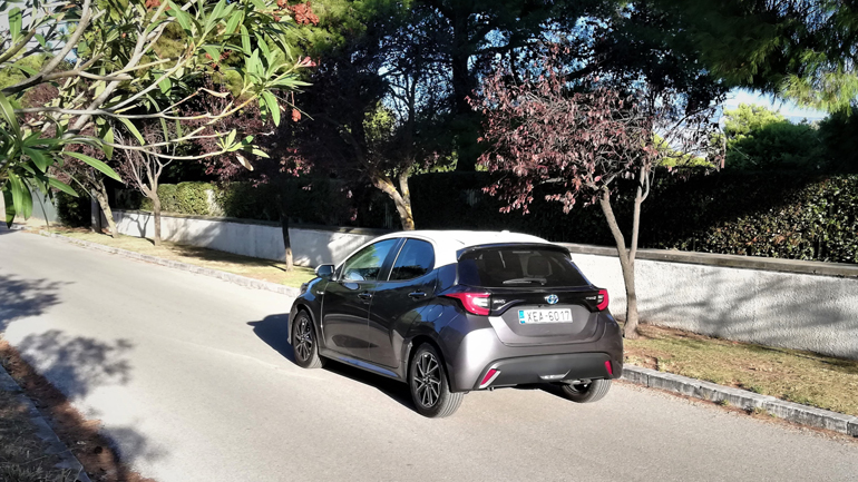 Το μήκος του είναι στα 3.94 μέτρα, το πλάτος στο 1,74μ. και το ύψος μόλις στο 1,5μ.