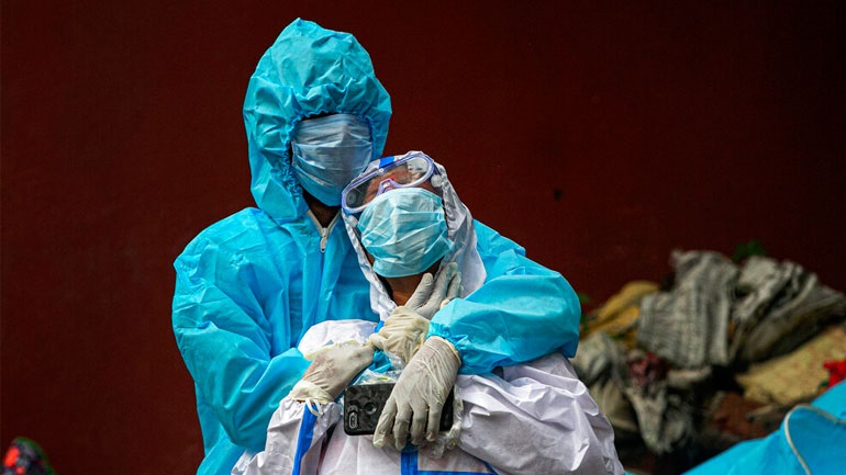 Κοντά σε επίπεδα ρεκόρ τα νέα κρούσματα Covid-19 στη Γαλλία