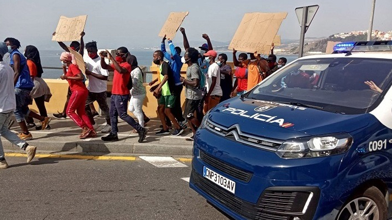 Επαναπατρίζονται 300 Μαροκινοί που είχαν εγκλωβιστεί σε ισπανικό θύλακα