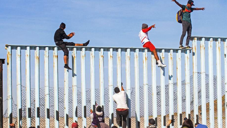 Ο Τραμπ μειώνει τον αριθμό των προσφύγων που θα δεχτούν οι ΗΠΑ το 2021 Ο Τραμπ μειώνει τον αριθμό των προσφύγων που θα δεχτούν οι ΗΠΑ το 2021