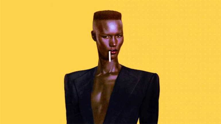 Συναρπαστική καινούργια έκθεση για την αμετανόητη Γκρέις Τζόουνς