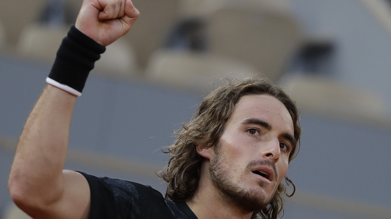 Προχωράει ακάθεκτος στο Ρολάν Γκαρός ο Τσιτσιπάς, νίκησε εύκολα 3-0 σετ τον Κουέβας