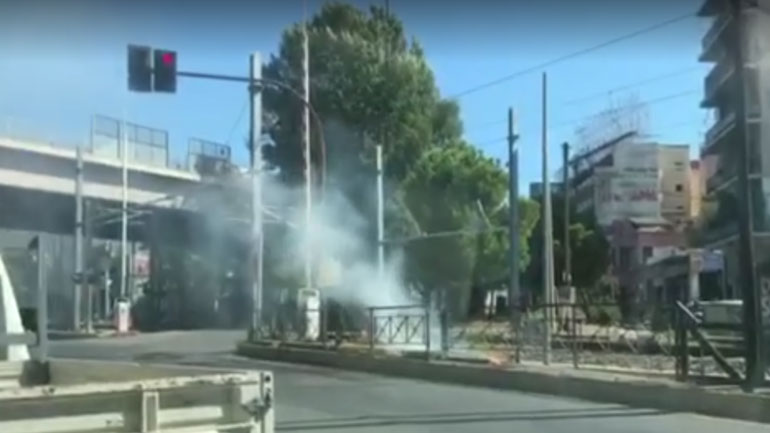 Μικρή εστία φωτιάς κάτω από τη γέφυρα στη Λεωφόρο Αθηνών