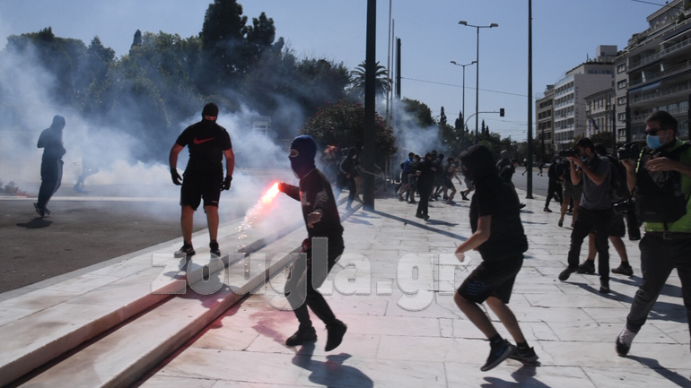 Μικροεπεισόδια στο πανεκπαιδευτικό συλλαλητήριο στο κέντρο της Αθήνας