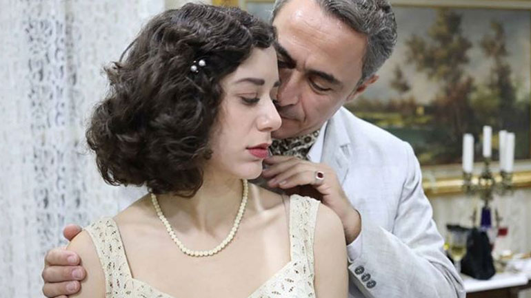 Άγριες Μέλισσες: Ο Κλεομένης υπογράφει τα χαρτιά του διαζυγίου και φεύγει