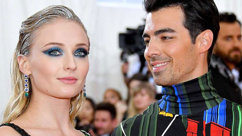 Sophie Turner: Έδωσε στη δημοσιότητα για πρώτη φορά φωτογραφίες από την εγκυμοσύνη της