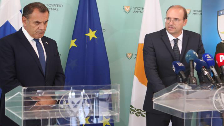 Στην Κύπρο ο υπ. Εθνικής Άμυνας για την 60ή επέτειος ανακήρυξης της Ανεξαρτησίας της Μεγαλονήσου 