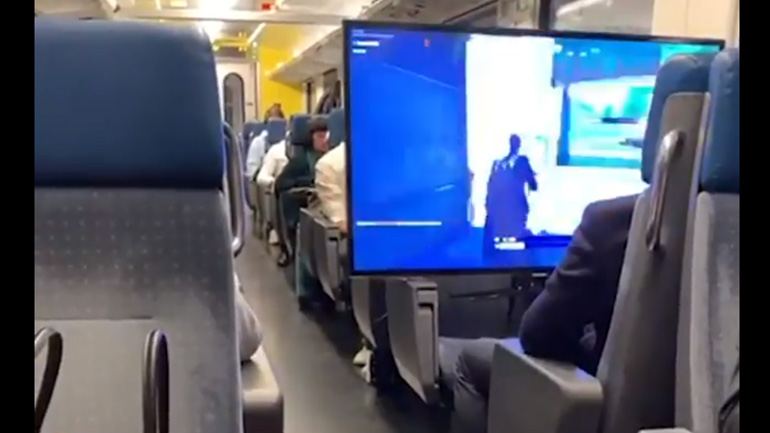 Όταν βαριέσαι στο τρένο