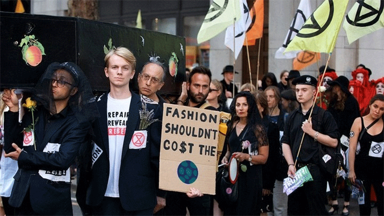 Έκκληση προς τη βιομηχανία της μόδας να μειώσει το αποτύπωμα άνθρακα