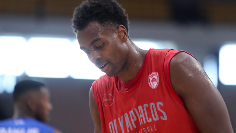 Ολυμπιακός: Αμφίβολος για το ντέρμπι «αιωνίων» ο Λιβιό Ζαν-Σαρλ