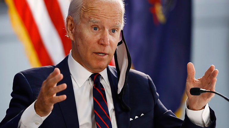 Τζο Μπάιντεν: «Προσεύχομαι για την υγεία του Τραμπ και της Μελάνια»