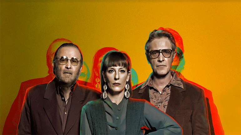 «Προδοσία» με τους Λ. Λαζόπουλο, Αιμίλιο Χειλάκη και Αθηνά Μαξίμου στο θέατρο Βρετάνια