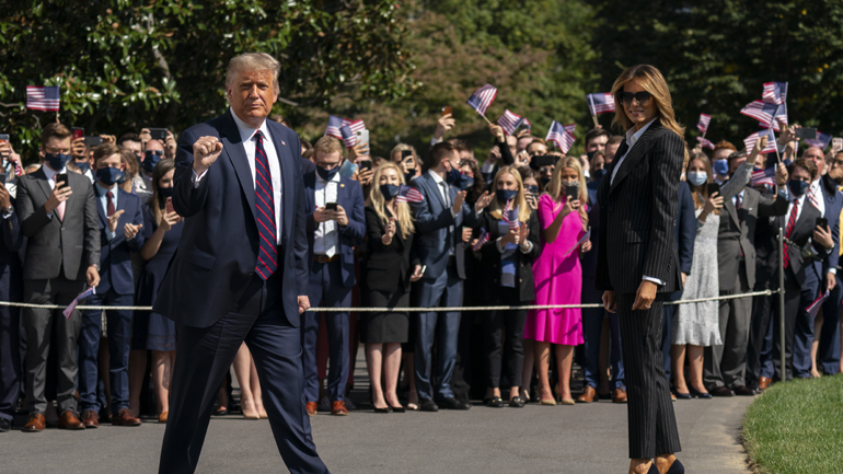 ΗΠΑ: Nα εξεταστούν για κορωνοϊό όσοι συμμετείχαν σε προεκλογικές συγκεντρώσεις του Τραμπ