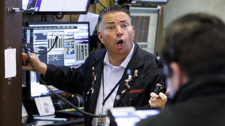 Απώλειες στη Wall Street εν μέσω πολιτικών ανησυχιών