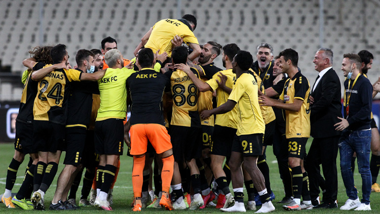 Οι ξέφρενοι πανηγυρισμοί των παικτών της ΑΕΚ για τη μεγάλη νίκη-πρόκριση επί της Βόλφσμπουργκ!