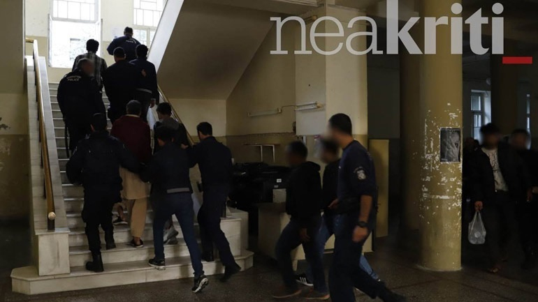 Αθώοι οι 13 Πακιστανοί κατηγορούμενοι για τη δολοφονία ομοεθνή τους στο Τυμπάκι