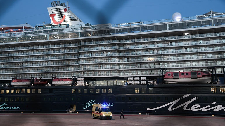 Έλεγχος της Εθνικής Αρχής Διαφάνειας σε πολυιατρείο και κλινική για τα διαγνωστικά τεστ στο «Mein Schiff 6»