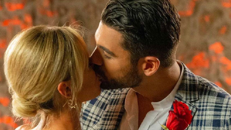 The Bachelor: Τα καυτά φιλιά του Παναγιώτη Βασιλάκου και της Χριστίνας