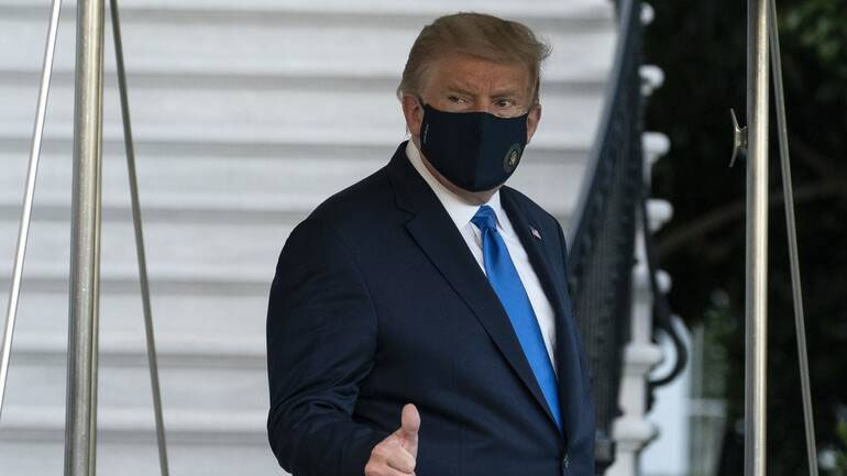 Ο πρόεδρος Τραμπ ευχαριστεί τους υποστηρικτές του από το νοσοκομείο